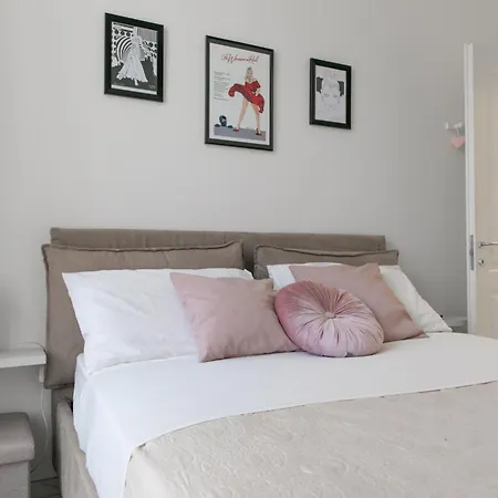 In Piazza Colombo A 300mt Dal Mare * San Remo