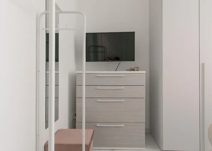 In Piazza Colombo A 300mt Dal Mare