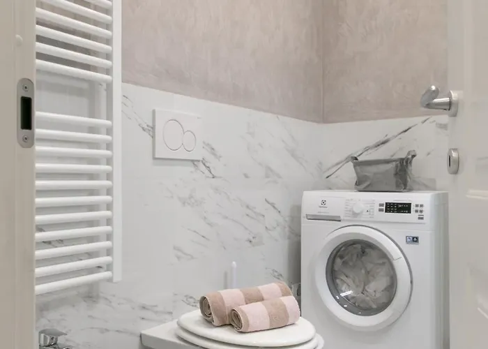 In Piazza Colombo A 300mt Dal Mare *